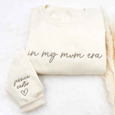 Personalised Embroidered Mum Sweatshirt with Kid Names Mother's Day Gift